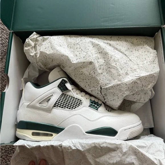 Jordan Sneakers Box - Green and White - Picture 1 of 11